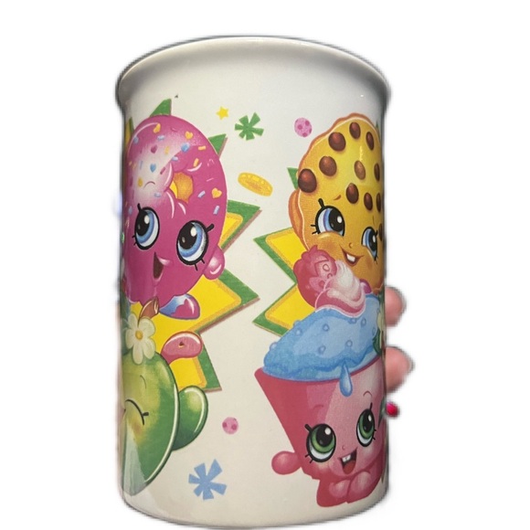 Set of two perfect condition shopkins mugs - Picture 6 of 6